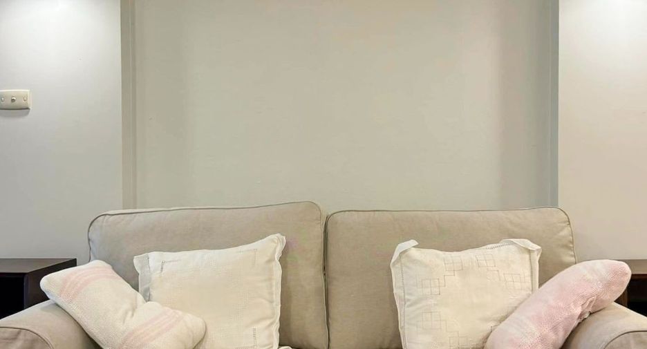 For sale 2 Beds condo in Dusit, Bangkok