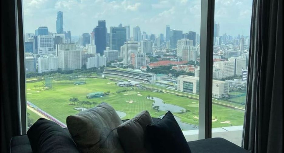 For rent 2 bedrooms condo in Pathum Wan, Bangkok