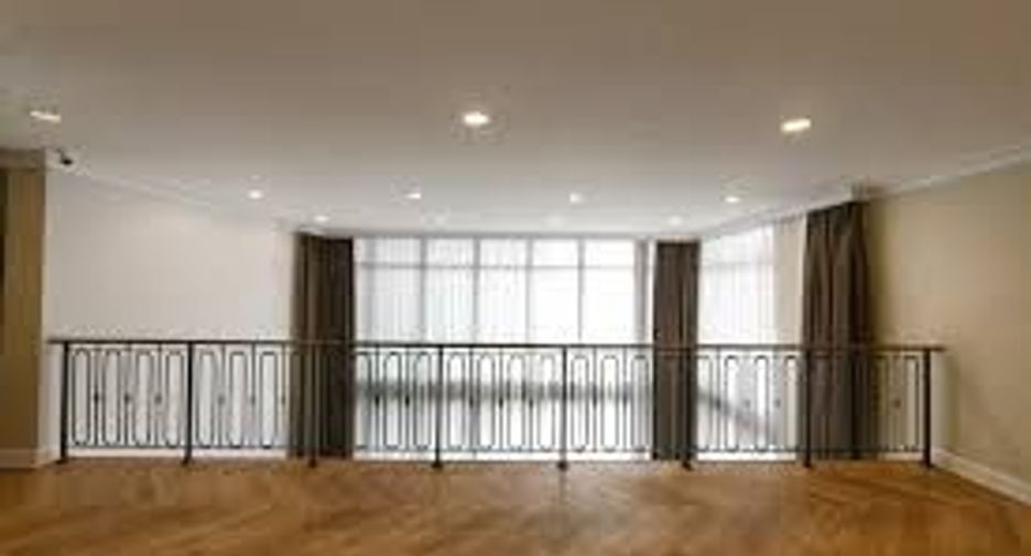Reihenhaus zum Kauf mit 4 Zimmer in Watthana, Bangkok