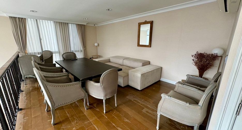 Reihenhaus zum Kauf mit 4 Zimmer in Watthana, Bangkok