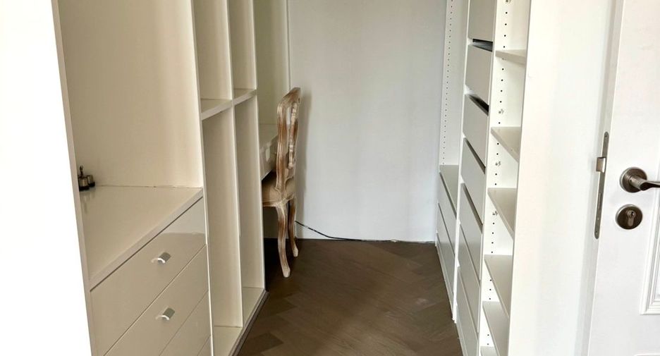 Reihenhaus zum Kauf mit 4 Zimmer in Watthana, Bangkok