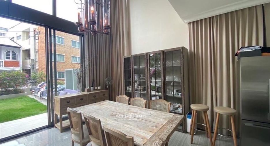 Reihenhaus zum Kauf mit 4 Zimmer in Watthana, Bangkok