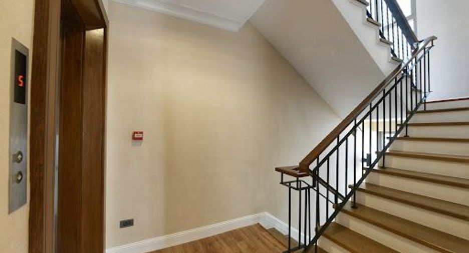 Reihenhaus zum Kauf mit 4 Zimmer in Watthana, Bangkok