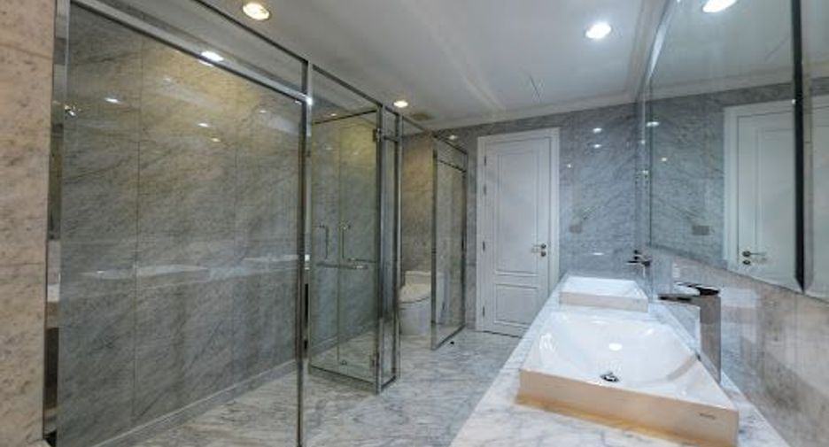 Reihenhaus zum Kauf mit 4 Zimmer in Watthana, Bangkok