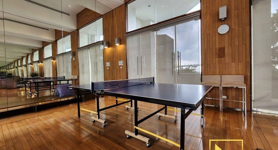 For rent 2 bedrooms condo in Yan Nawa, Bangkok