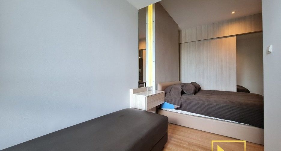 For rent 2 bedrooms condo in Yan Nawa, Bangkok