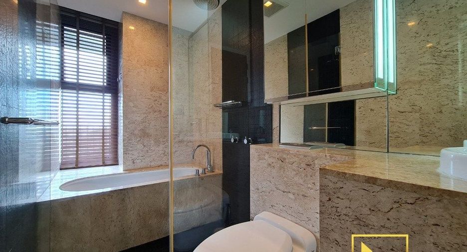 For rent 2 bedrooms condo in Yan Nawa, Bangkok
