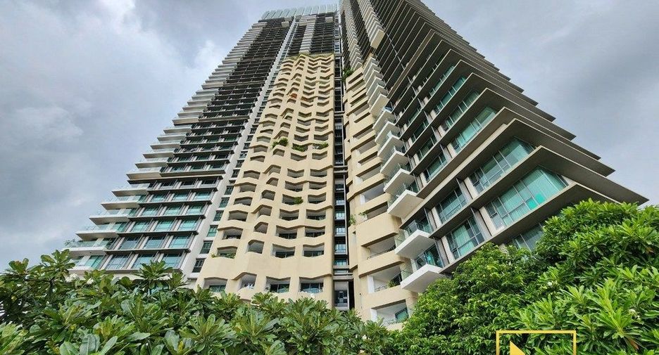 For rent 2 bedrooms condo in Yan Nawa, Bangkok