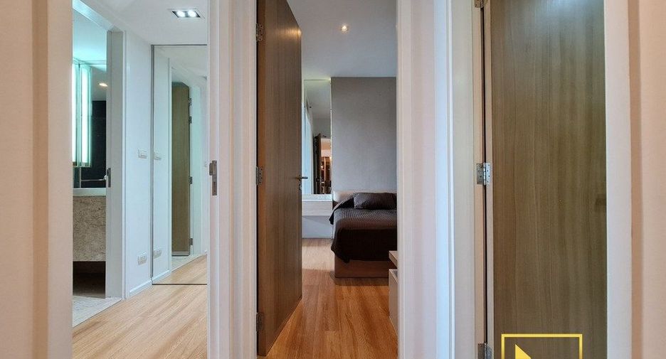 For rent 2 bedrooms condo in Yan Nawa, Bangkok