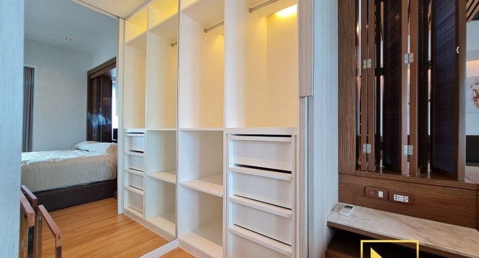 For rent 2 bedrooms condo in Yan Nawa, Bangkok