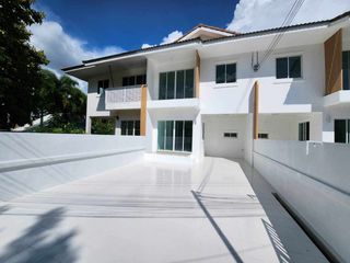 Casa adosada en alquiler y en venta de 3 habitaciones en San Sai, Chiang Mai