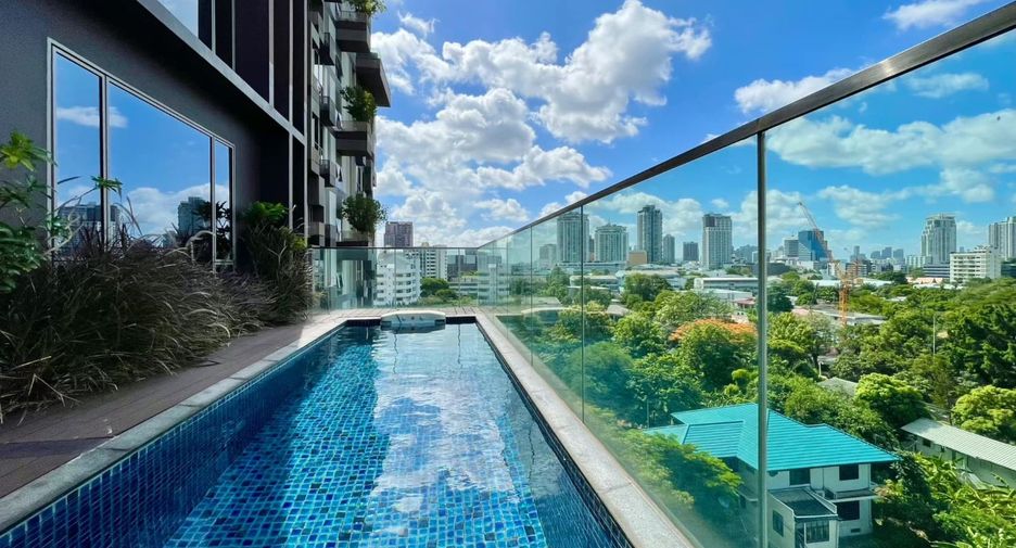 ขาย 2 ห้องนอน คอนโด ใน คลองเตย, กรุงเทพฯ