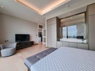 For rent 3 bedrooms condo in Khlong San, Bangkok