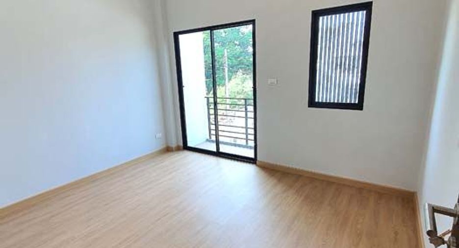 For sale 4 bedrooms house in Thawi Watthana, Bangkok