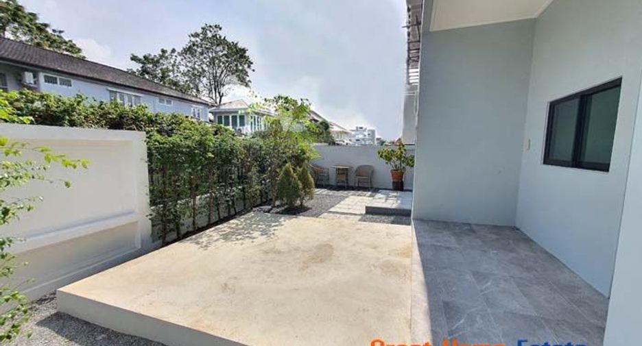 For sale 4 bedrooms house in Thawi Watthana, Bangkok