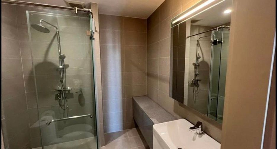 Wohnung zur Miete mit 2 Zimmer in Pathum Wan, Bangkok