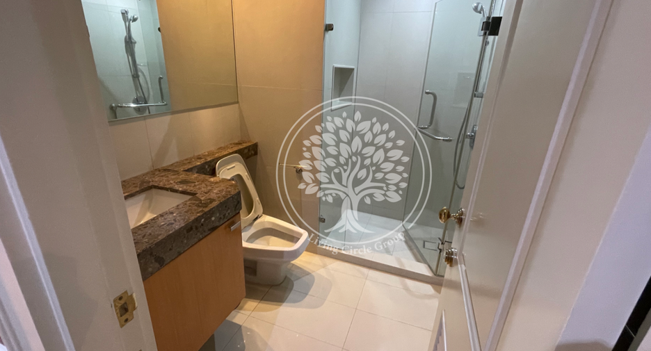 For rent 3 bedrooms condo in Pathum Wan, Bangkok