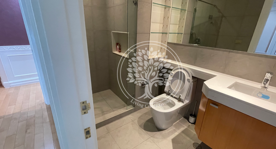 For rent 3 bedrooms condo in Pathum Wan, Bangkok