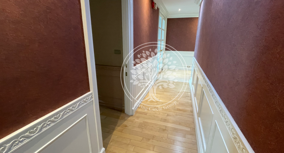 For rent 3 bedrooms condo in Pathum Wan, Bangkok