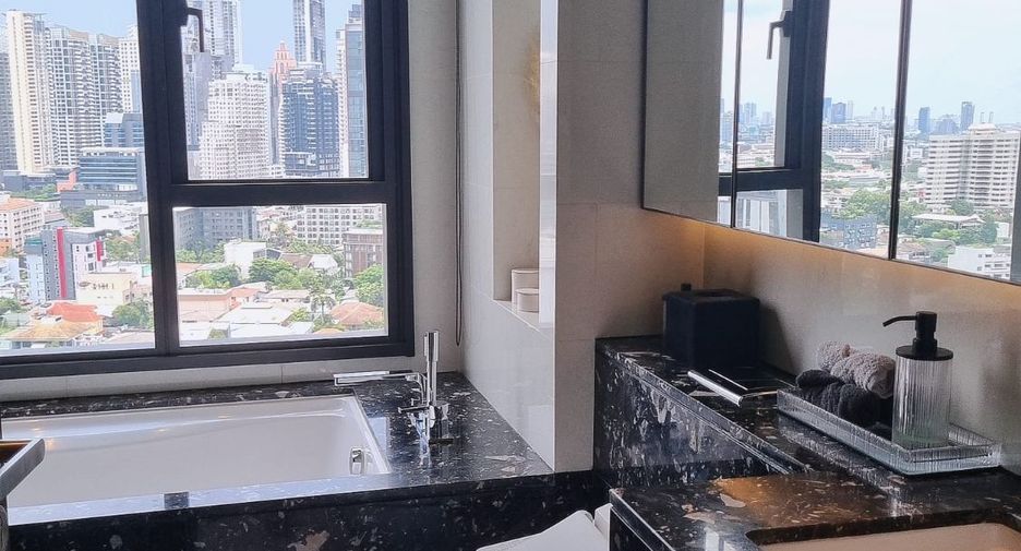 À louer et à vendre 2 chambres condo à Khlong Toei, Bangkok