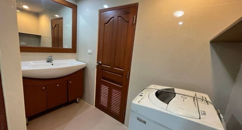 For rent 2 bedrooms condo in Si Racha, Chonburi