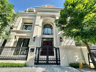 For rent and for sale 5 bed house in Yan Nawa, Bangkok