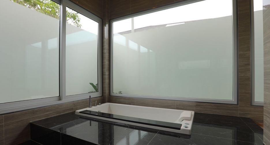 For rent and for sale 9 bedrooms house in Min Buri, Bangkok