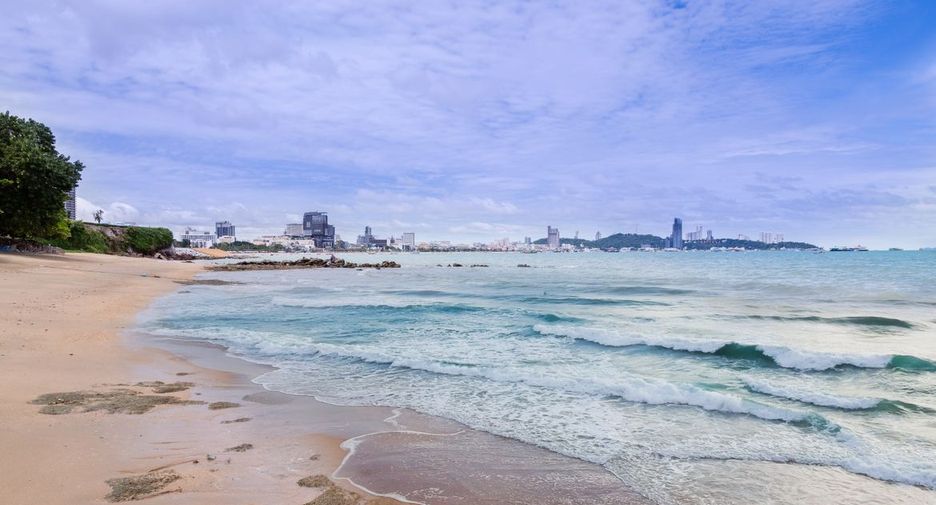 For sale 3 bedrooms condo in Bang Lamung, Chonburi