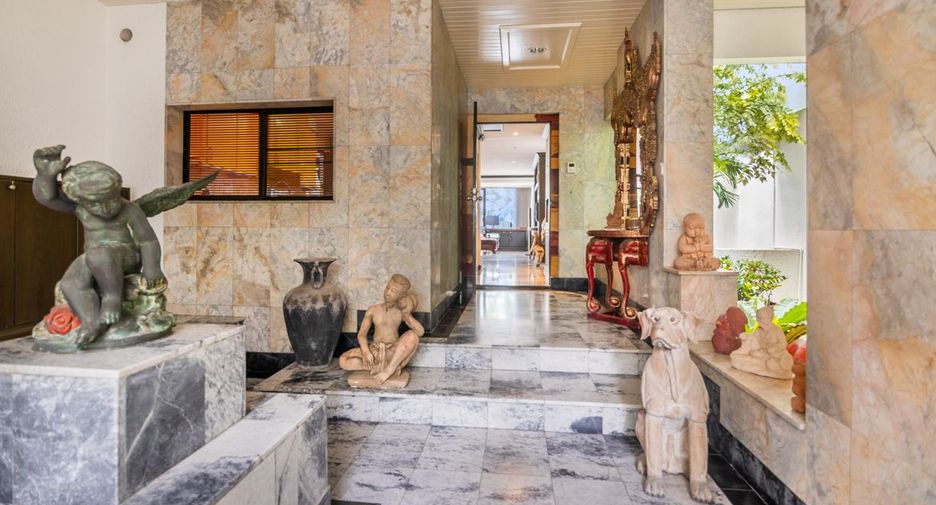 For sale 3 bedrooms condo in Bang Lamung, Chonburi