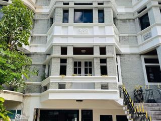 Casa adosada en alquiler de 3 habitaciones en Watthana, Bangkok