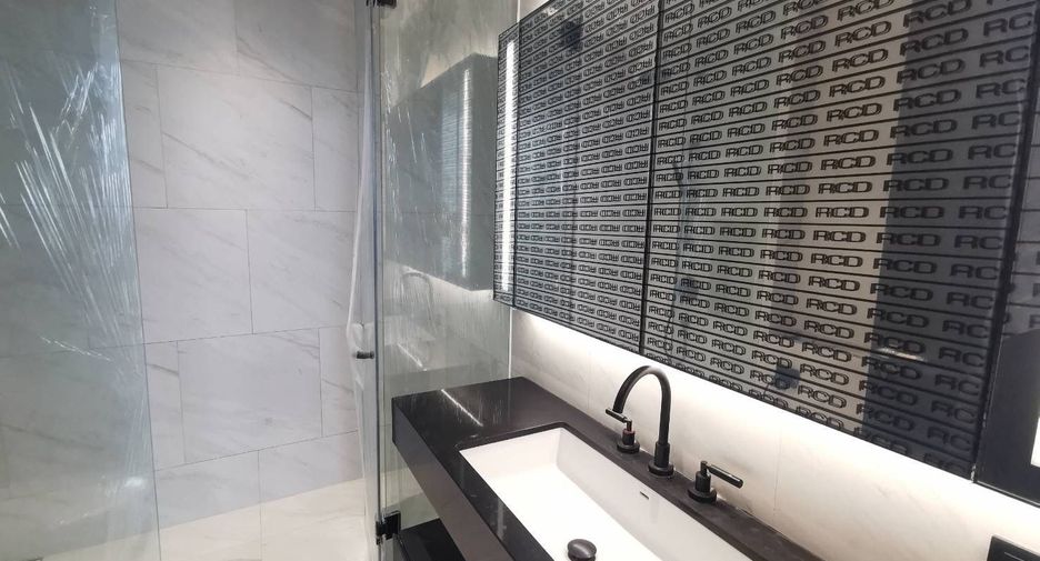 For sale 2 bedrooms condo in Sathon, Bangkok