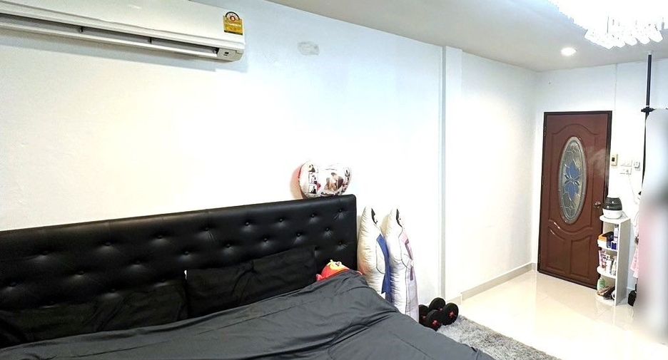 For sale 2 bedrooms townhouse in Khlong Sam Wa, Bangkok