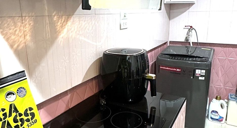 For sale 2 bedrooms townhouse in Khlong Sam Wa, Bangkok