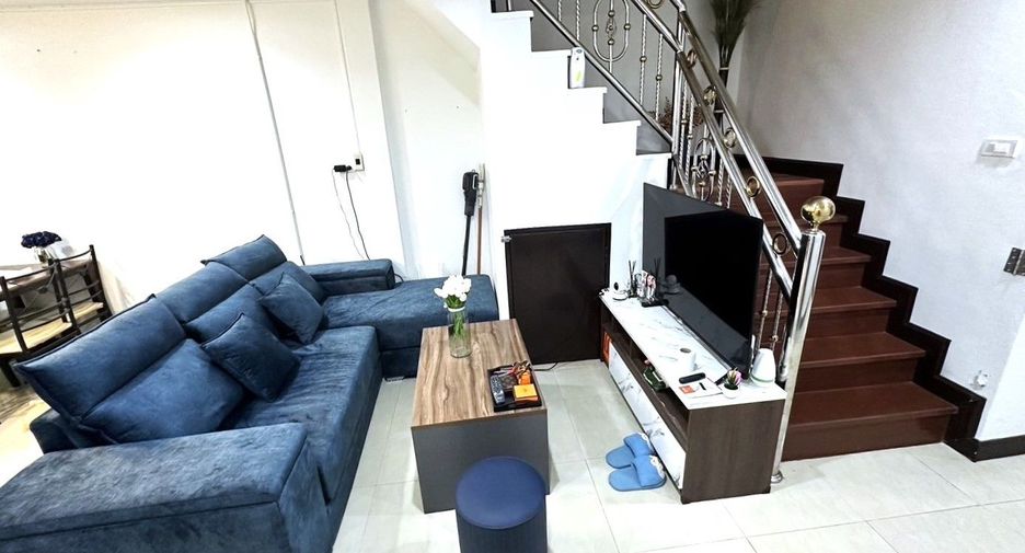 For sale 2 bedrooms townhouse in Khlong Sam Wa, Bangkok