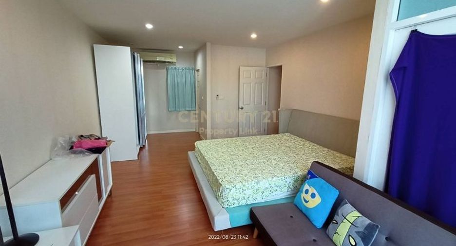 For rent 3 bedrooms townhouse in Prawet, Bangkok