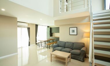 Casa adosada en alquiler de 3 habitaciones en Wang Thonglang, Bangkok