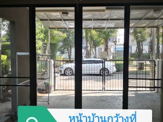 For rent 3 Beds townhouse in Bang Khae, Bangkok
