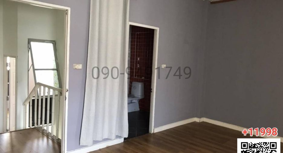 For rent 4 bedrooms townhouse in Lat Phrao, Bangkok