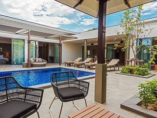 For rent 3 bedrooms villa in Mueang Phuket, Phuket