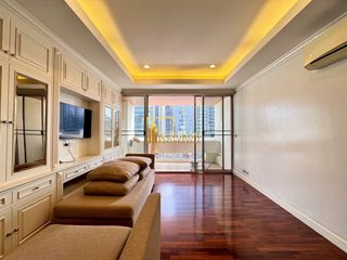Condo en alquiler de 3 habitaciones en Khlong Toei, Bangkok