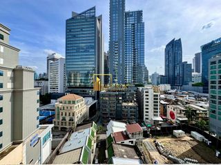 Condo en alquiler de 3 habitaciones en Khlong Toei, Bangkok