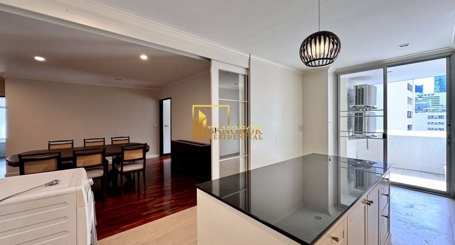 Condo en alquiler de 3 habitaciones en Khlong Toei, Bangkok