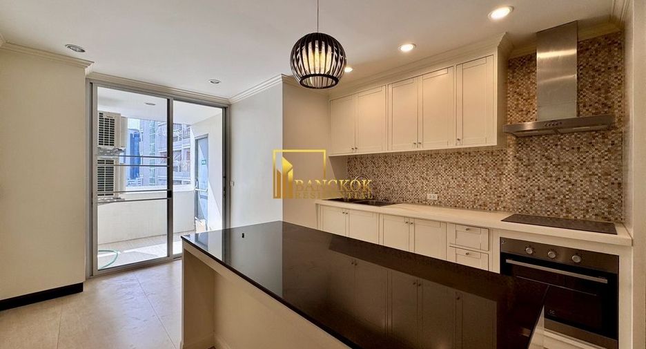 Condo en alquiler de 3 habitaciones en Khlong Toei, Bangkok