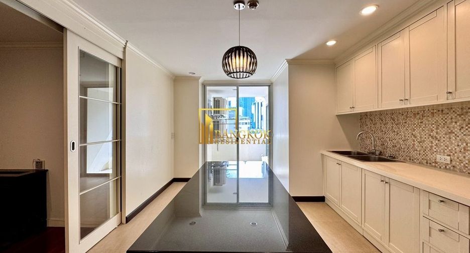 Condo en alquiler de 3 habitaciones en Khlong Toei, Bangkok
