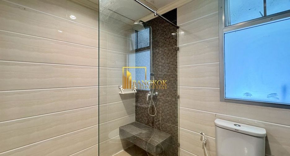 Condo en alquiler de 3 habitaciones en Khlong Toei, Bangkok