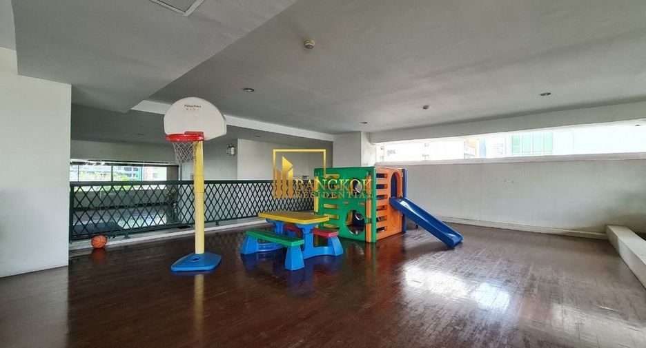 Condo en alquiler de 3 habitaciones en Khlong Toei, Bangkok