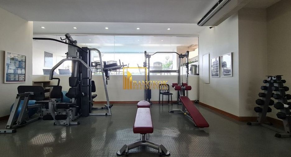 Condo en alquiler de 3 habitaciones en Khlong Toei, Bangkok
