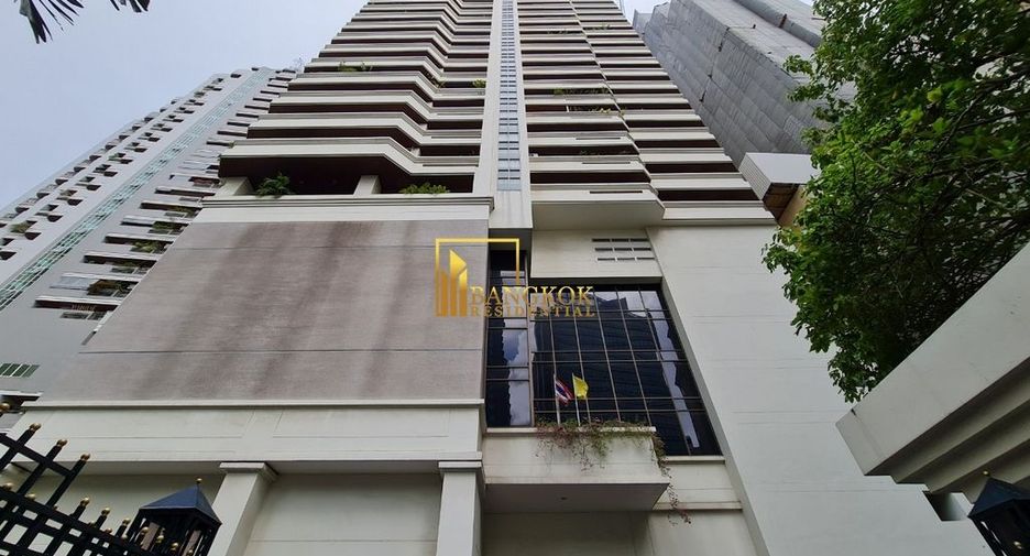 Condo en alquiler de 3 habitaciones en Khlong Toei, Bangkok