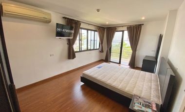 Condo en venta de 2 habitaciones en Si Racha, Chonburi