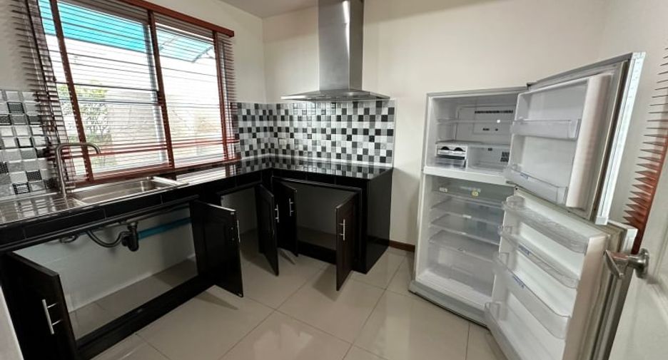 For rent 3 bedrooms house in Si Racha, Chonburi